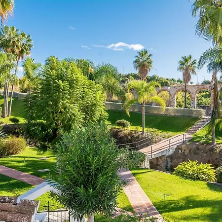 Lovely 2 Bedroom In Oasis De Capistrano, Lägenhet Nerja